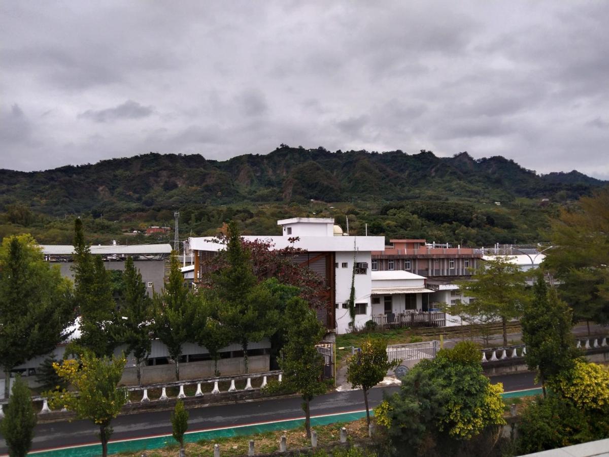 臺東火車站 黎亞兒民宿liyar House 青旅客棧 T'ai-tung Exterior foto